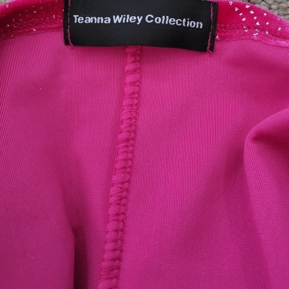 Twiley Collection NWOT Off The Shoulder Bardot Bell Sleeve Sequin Party Dress - Picture 15 of 15